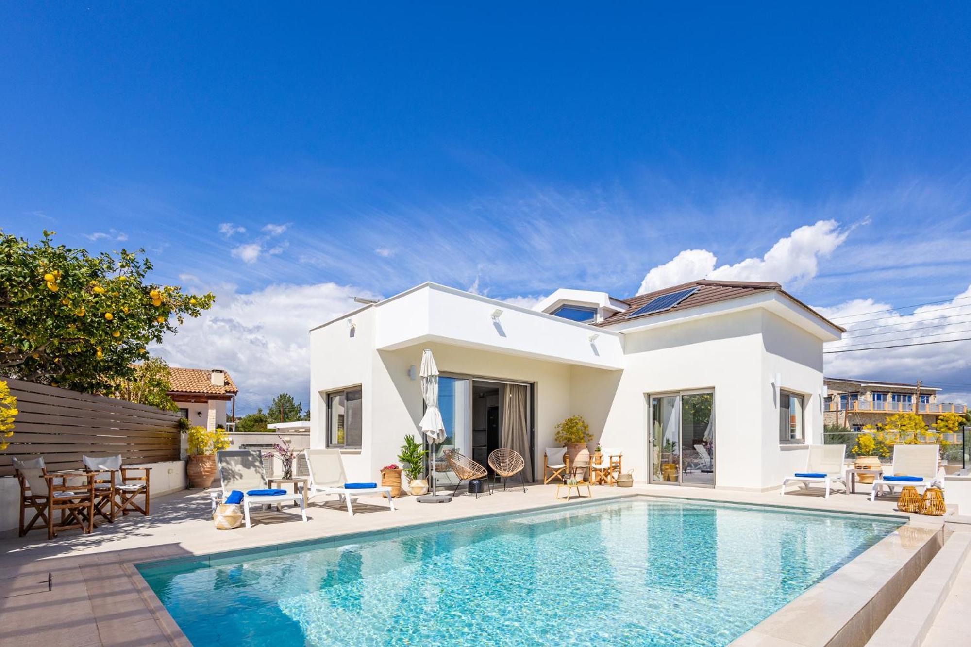 Villa Pacy Agios Theodoros Bagian luar foto