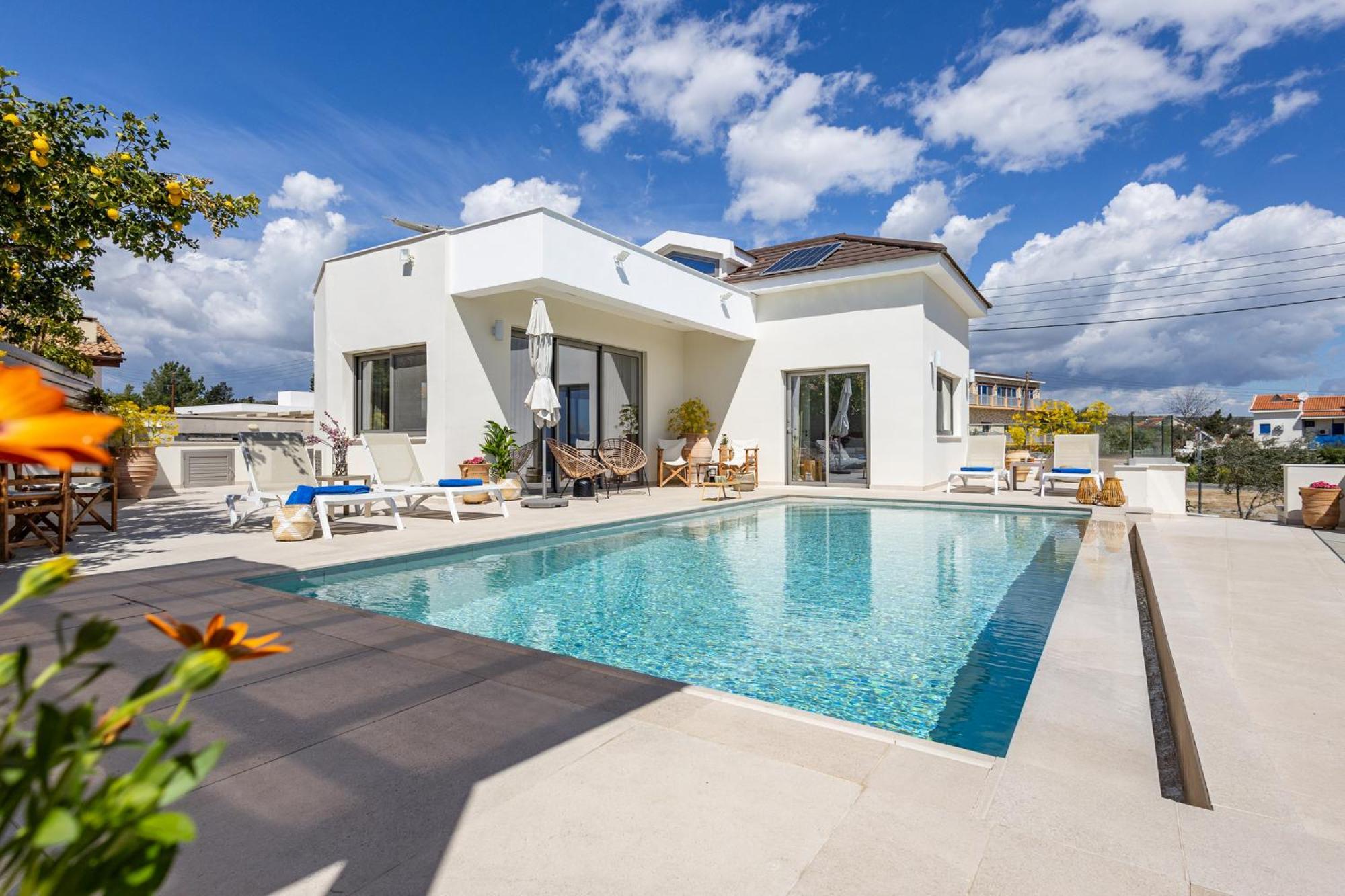 Villa Pacy Agios Theodoros Bagian luar foto
