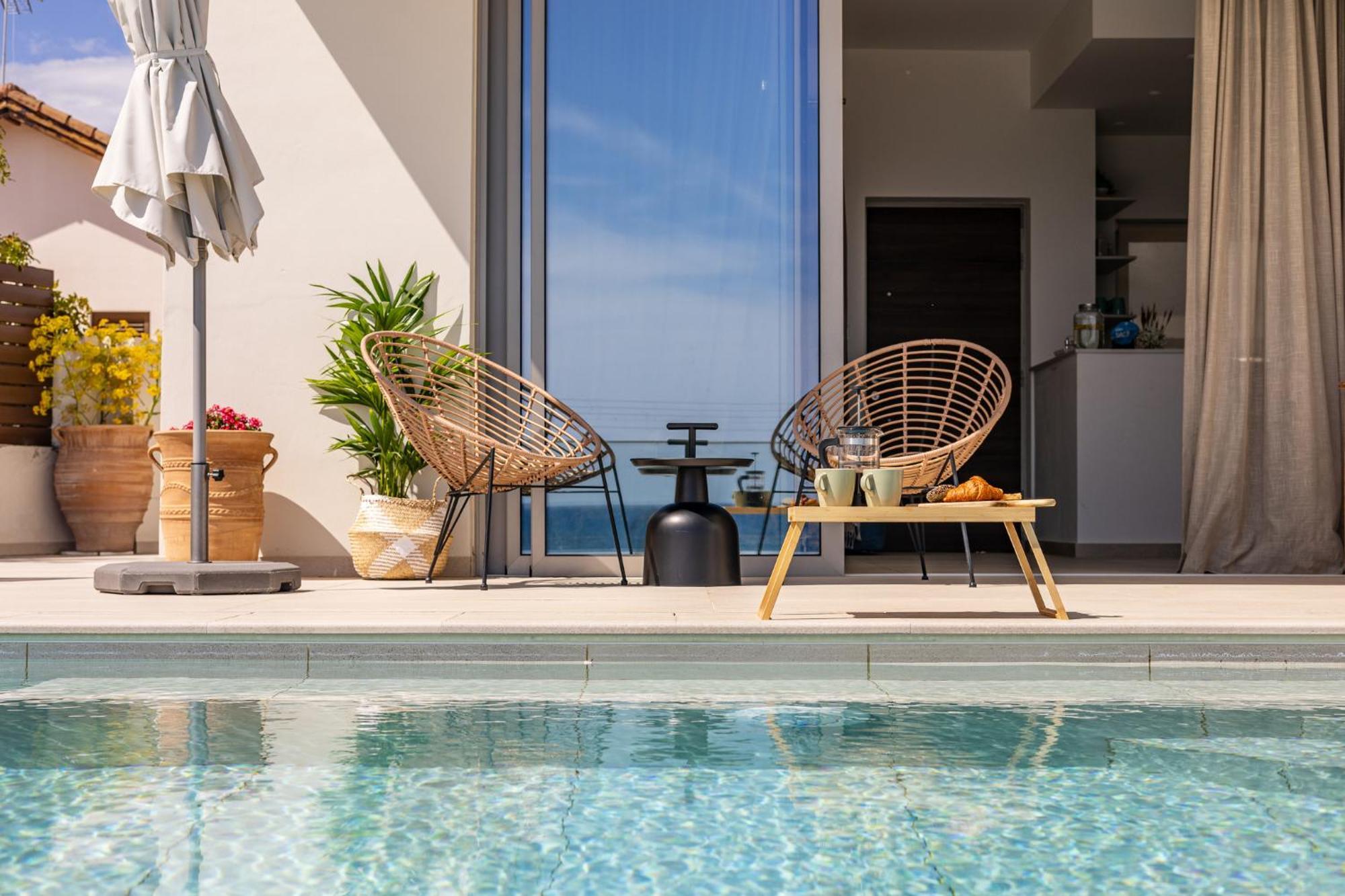 Villa Pacy Agios Theodoros Bagian luar foto