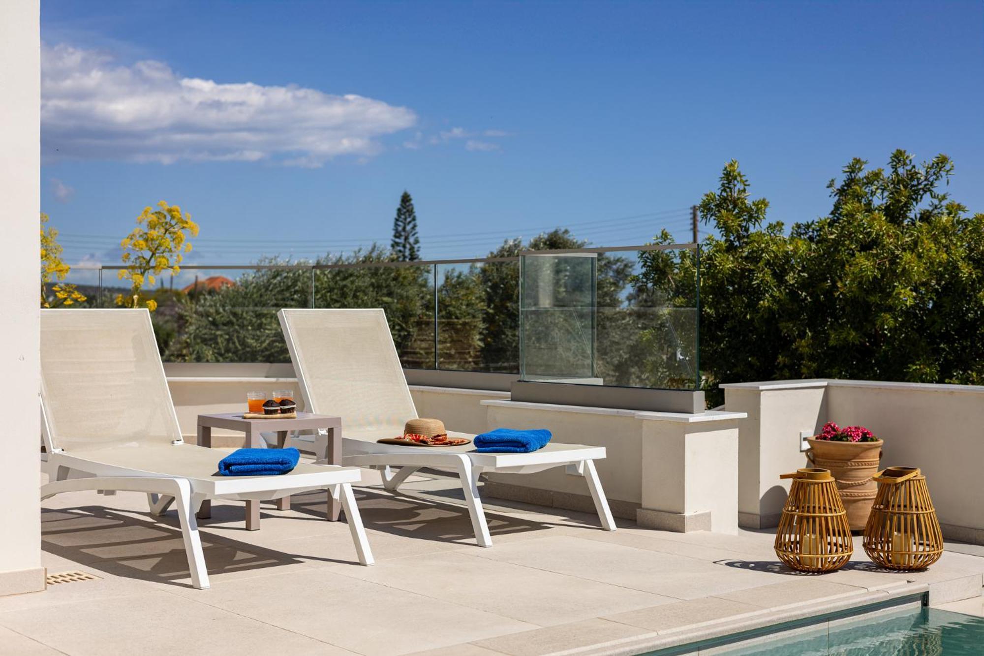 Villa Pacy Agios Theodoros Bagian luar foto