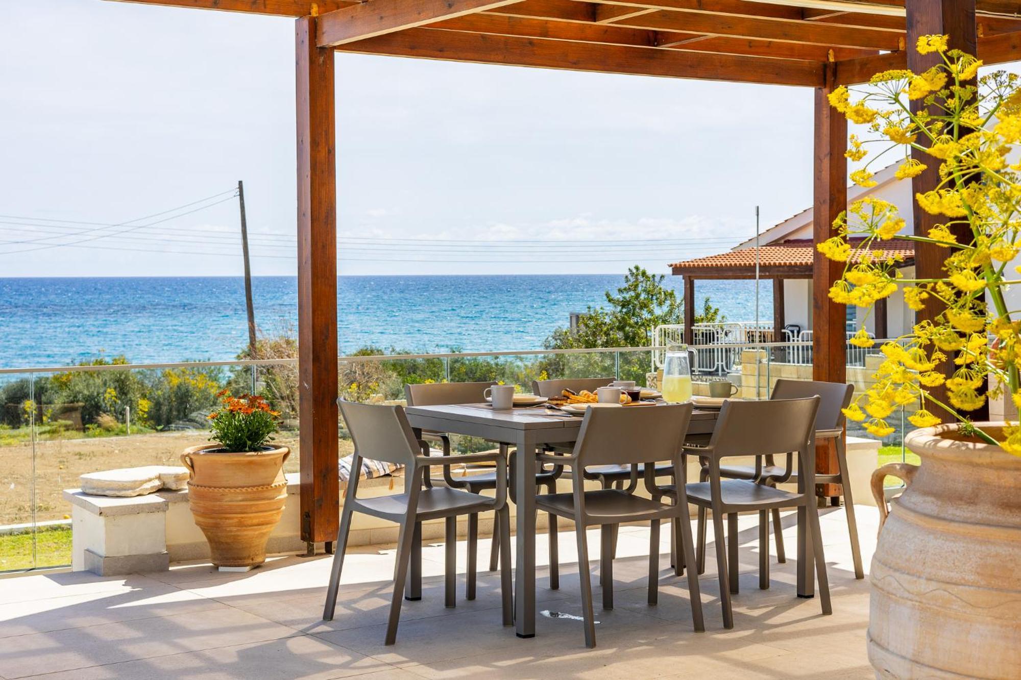 Villa Pacy Agios Theodoros Bagian luar foto