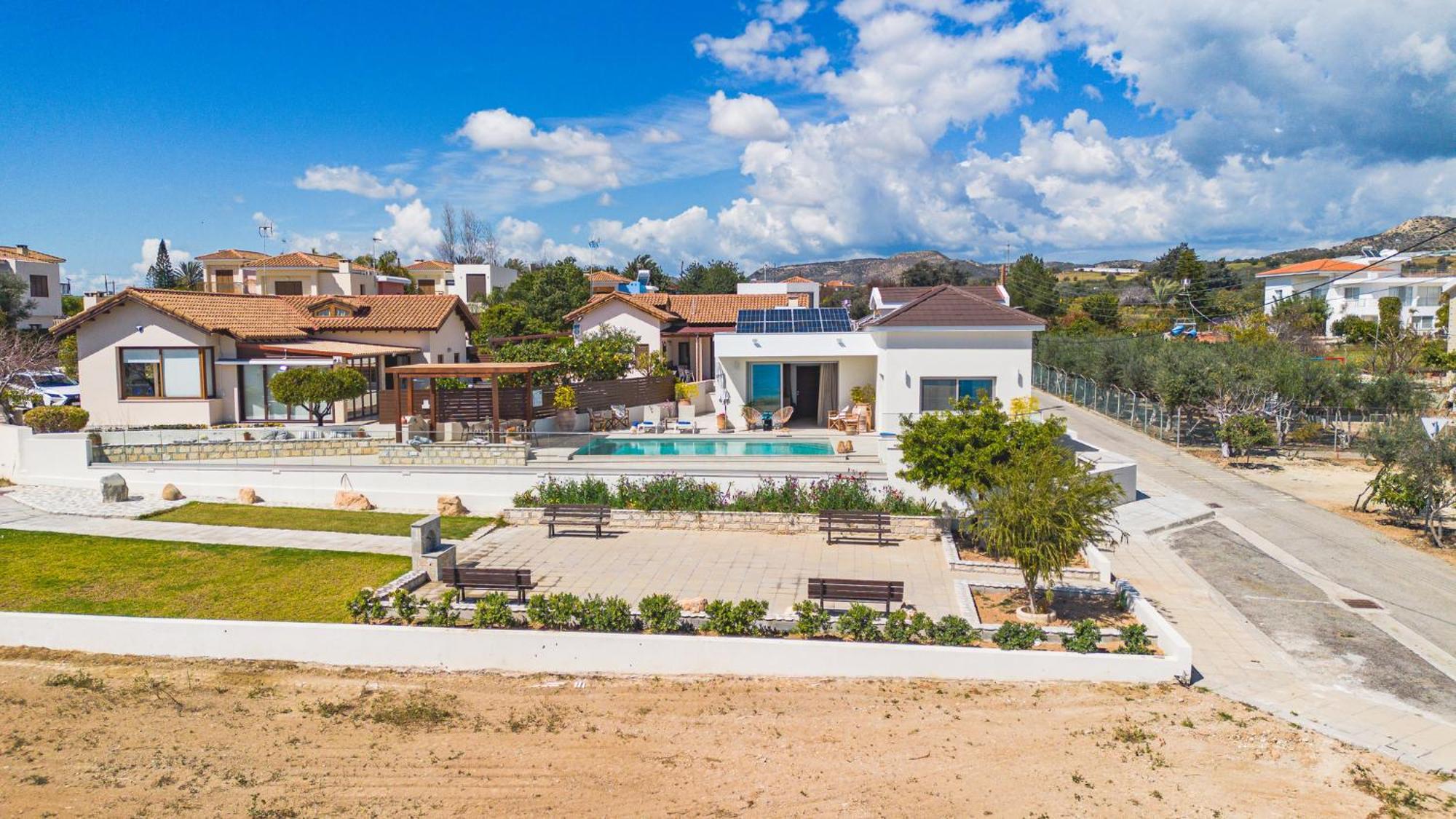 Villa Pacy Agios Theodoros Bagian luar foto